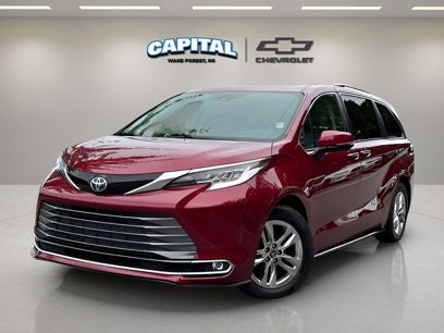 Used 2022 Toyota Sienna Limited