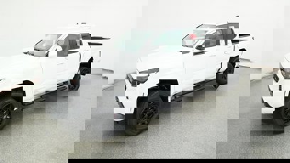 New 2024 Toyota Tacoma SR5