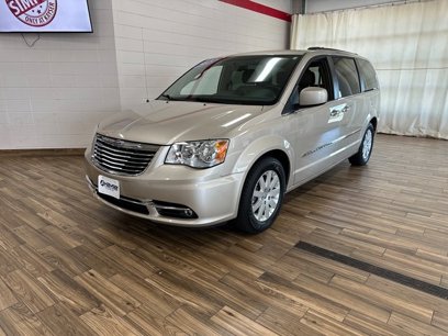 Used 2015 Chrysler Town & Country Touring w/ Driver Convenience Group