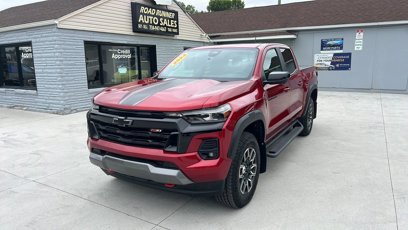 Used 2024 Chevrolet Colorado Z71 w/ Z71 Convenience Package 2