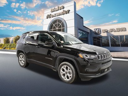New 2025 Jeep Compass Latitude w/ Convenience Group