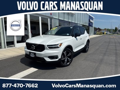 Certified 2022 Volvo XC40 T5 R-Design w/ Climate Package