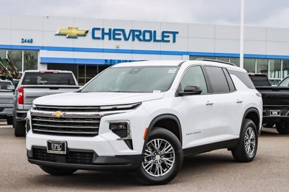 New 2025 Chevrolet Traverse LT