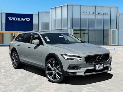 New 2024 Volvo V90 B6 Cross Country Ultimate w/ Protection Package Premier