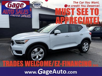 Used 2021 Volvo XC40 T5 Momentum
