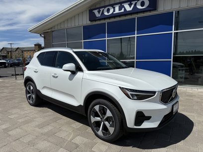 New 2025 Volvo XC40 B5 Core w/ Protection Package Premier