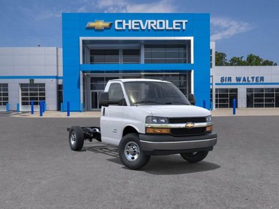 New 2025 Chevrolet Express 3500 w/ Power Convenience Package