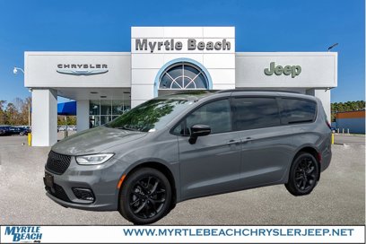 Certified 2023 Chrysler Pacifica Limited w/ S Appearance Package