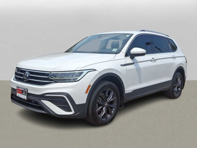 Used 2022 Volkswagen Tiguan SE w/ Panoramic Sunroof Package