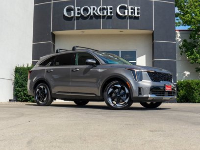 Used 2025 Kia Sorento EX w/ EX Panoramic Sunroof Package