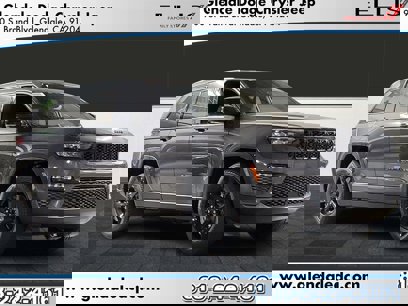 New 2024 Jeep Grand Cherokee Limited w/ Black Appearance Package