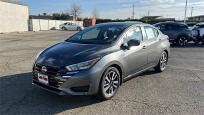 New 2025 Nissan Versa SV w/ Trunk Package