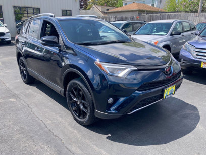 Used 2018 Toyota RAV4 SE