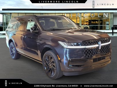 New 2025 Lincoln Navigator Reserve w/ Jet Appearance Package