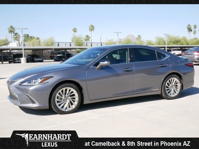 Used 2019 Lexus ES 300h w/ Luxury Package
