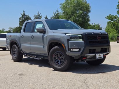 New 2025 Nissan Frontier PRO-4X w/ Pro Convenience Package