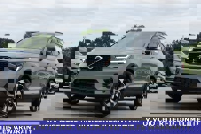 New 2025 Volvo XC40 B5 Plus w/ Protection Package Premier