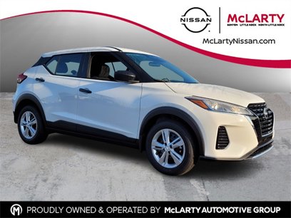 New 2025 Nissan Kicks Play S
