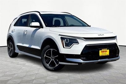 New 2025 Kia Niro SX