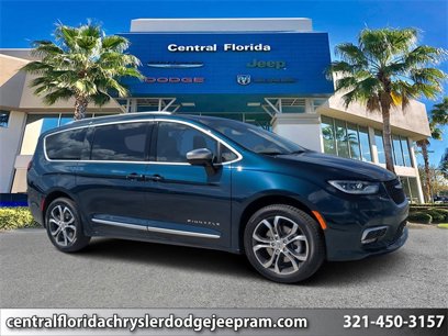 New 2025 Chrysler Pacifica Pinnacle w/ Trailer Tow Group