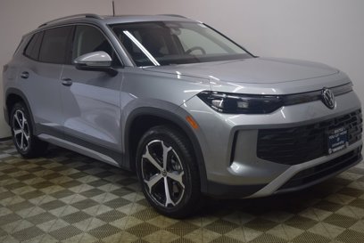 New 2025 Volkswagen Tiguan SE