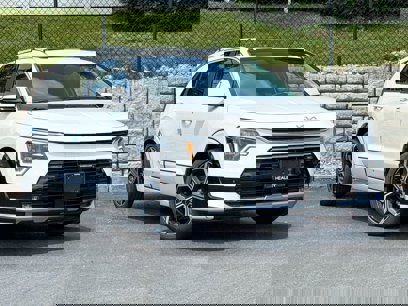 New 2025 Kia Niro SX Touring