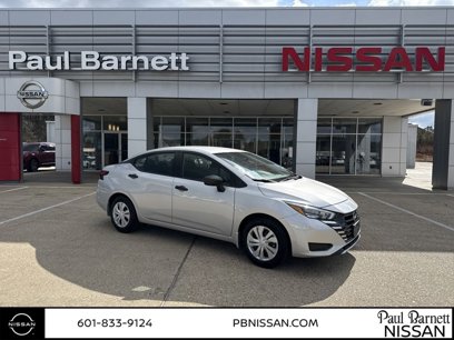 New 2025 Nissan Versa S w/ Trunk Package