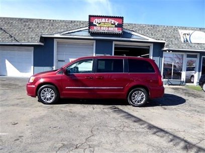 Used 2015 Chrysler Town & Country Touring-L