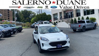Certified 2022 Ford Escape SE w/ Cold Weather Package