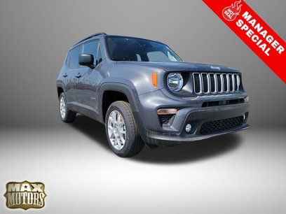 New 2023 Jeep Renegade Latitude w/ Premium Group