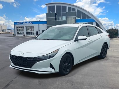 Used 2022 Hyundai Elantra SEL w/ Preferred Accessory Package