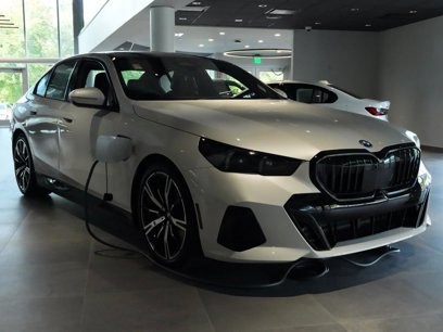 New 2026 BMW 550e xDrive w/ Premium Package