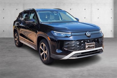 New 2025 Volkswagen Tiguan SE
