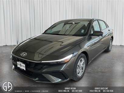 Used 2025 Hyundai Elantra SE w/ Cargo Package