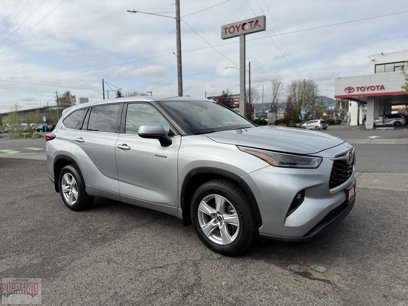 Used 2021 Toyota Highlander LE