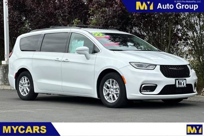 Used 2022 Chrysler Pacifica Touring-L