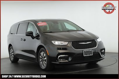 Used 2022 Chrysler Pacifica Touring-L