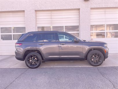 Used 2024 Jeep Grand Cherokee Altitude
