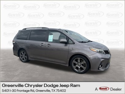 Used 2019 Toyota Sienna SE w/ SE Preferred Package