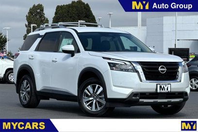 New 2025 Nissan Pathfinder SL w/ Cargo Package