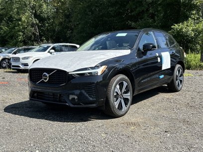 New 2025 Volvo XC60 T8 Plus w/ Climate Package