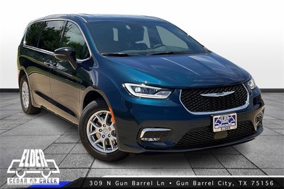 New 2025 Chrysler Pacifica Select