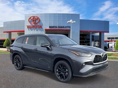 New 2025 Toyota Highlander XLE