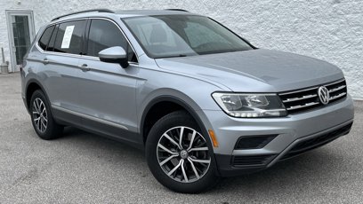 Used 2020 Volkswagen Tiguan SE w/ Panoramic Sunroof Package