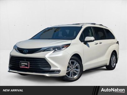 Used 2022 Toyota Sienna Platinum