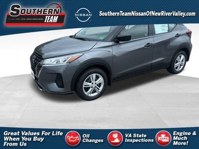 New 2025 Nissan Kicks Play S