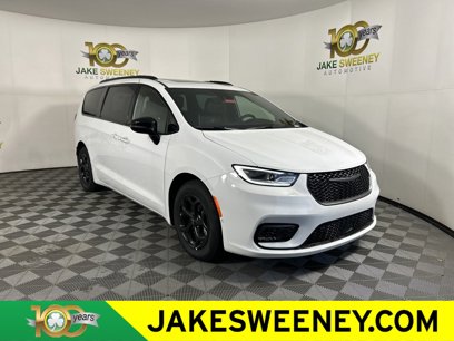 New 2024 Chrysler Pacifica Premium