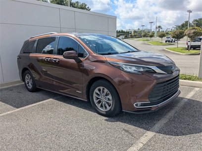 Used 2021 Toyota Sienna XLE