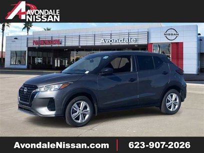New 2025 Nissan Kicks Play S