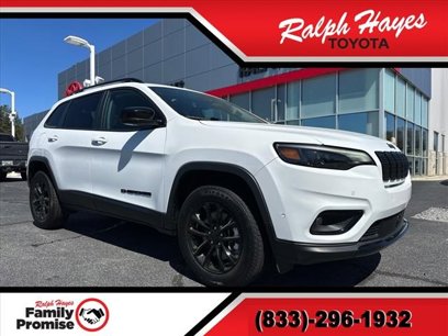 Used 2023 Jeep Cherokee Altitude Lux